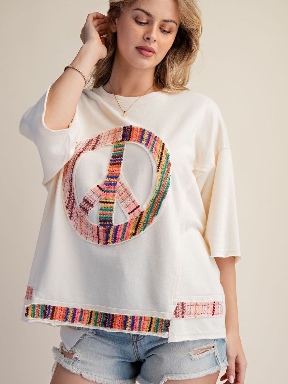 Cream Short-Sleeve Sweatshirt with Multicolor Knit Peace Motif